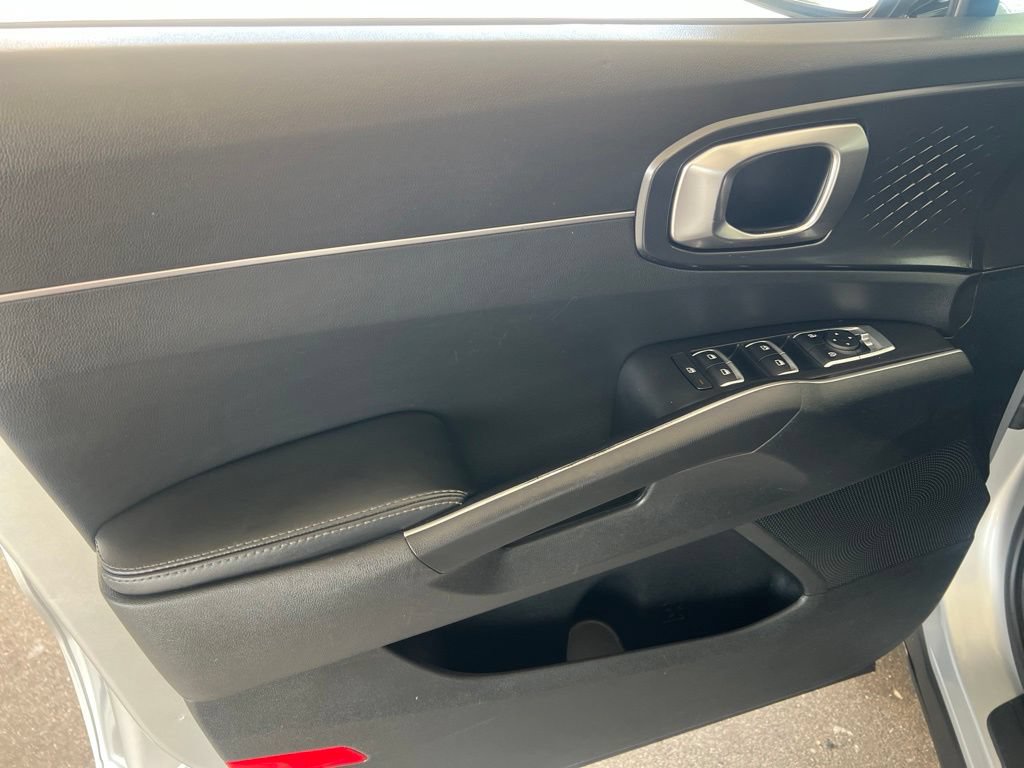 Certified 2021 Kia Sorento LX AWD/4WD image 7