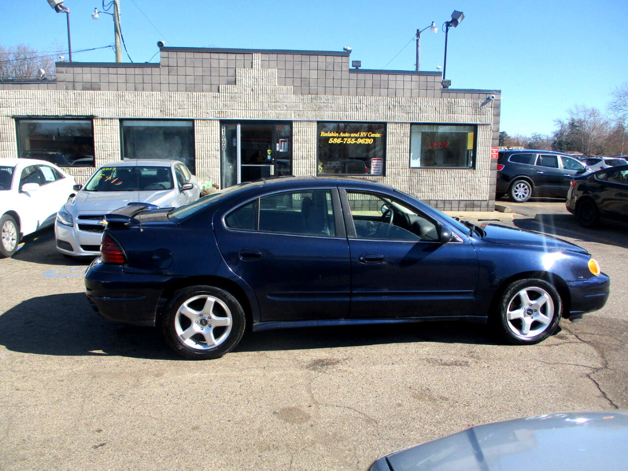 Used 2004 Pontiac Grand Am SE image 2