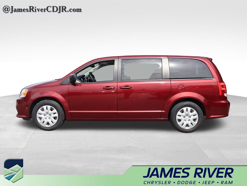 Used 2018 Dodge Grand Caravan SE FWD image 2