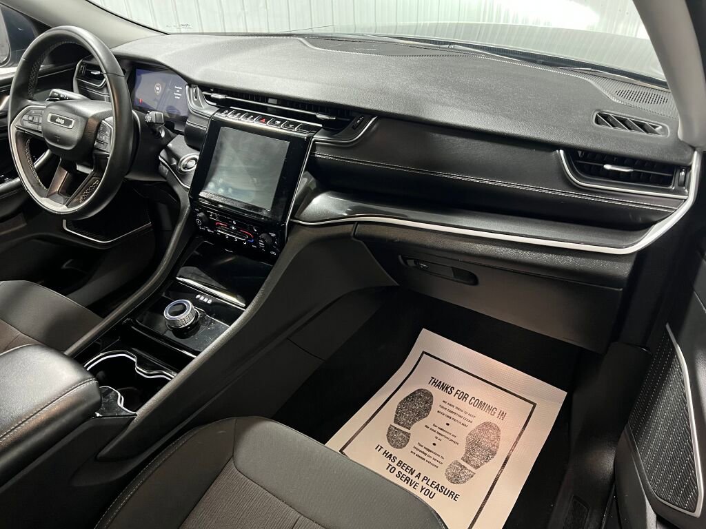 Used 2022 Jeep Grand Cherokee L Laredo w/ Luxury Tech Group I image 7