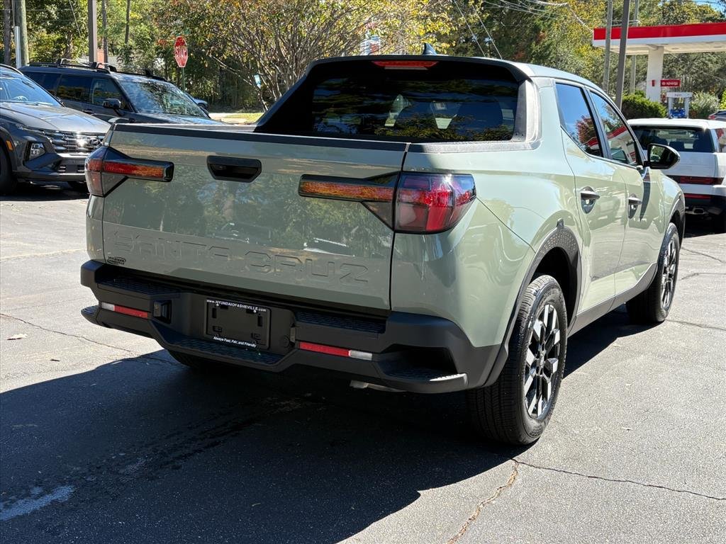 Certified 2025 Hyundai Santa Cruz SE FWD image 6