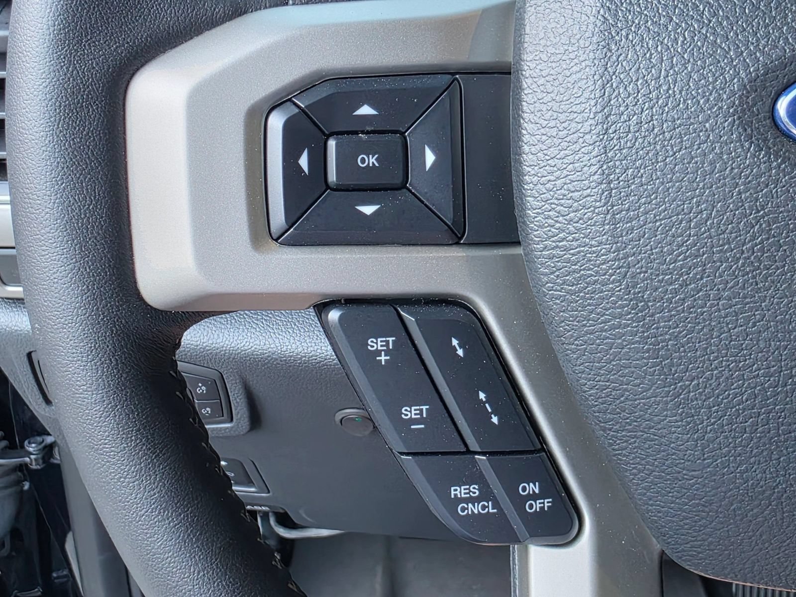 Used 2022 Ford F250 Lariat w/ Black Appearance Package AWD/4WD image 27