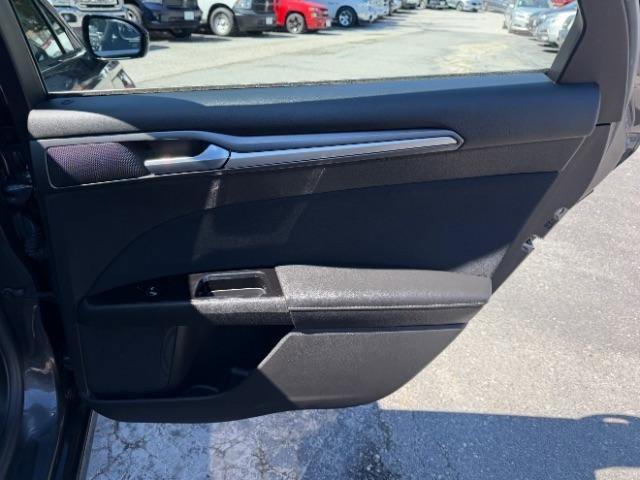 Used 2016 Ford Fusion SE image 31