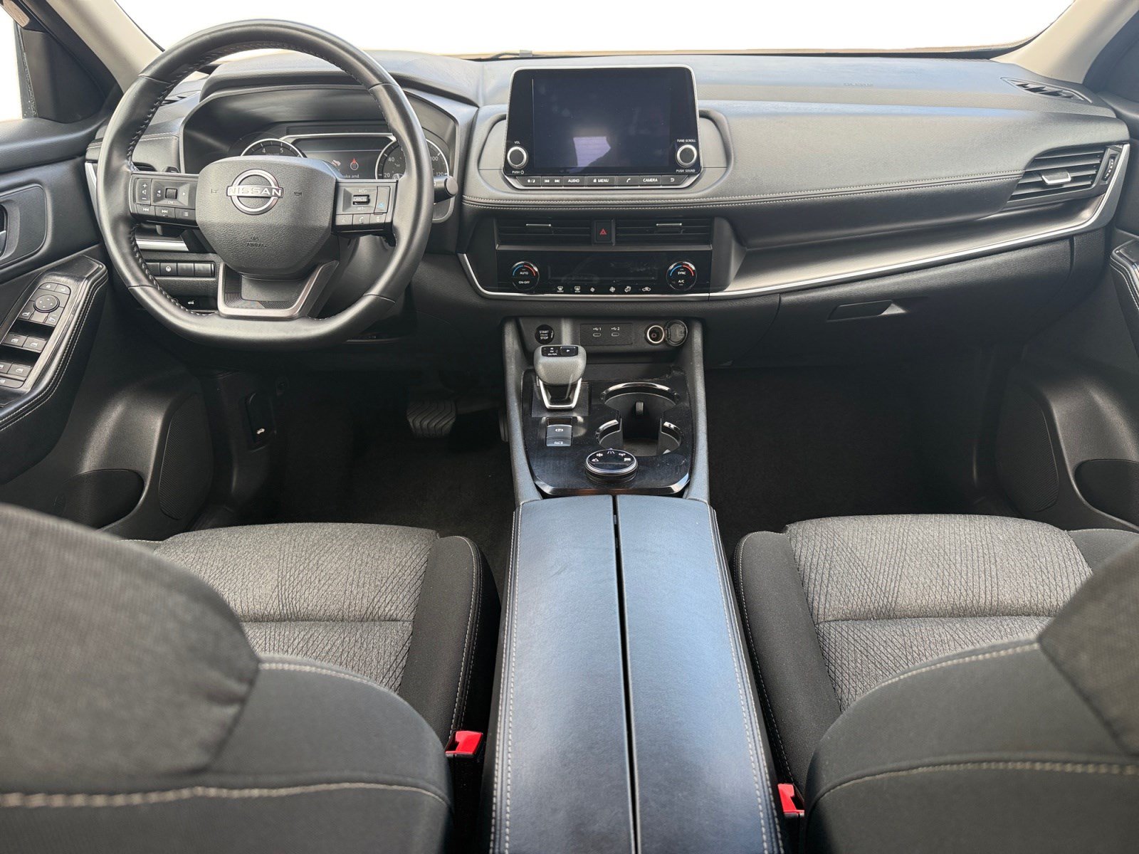 Used 2025 Nissan Rogue SV AWD/4WD image 14