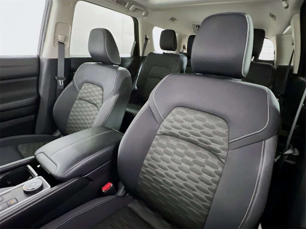 Used 2022 Nissan Pathfinder SV w/ SV Premium Package image 11