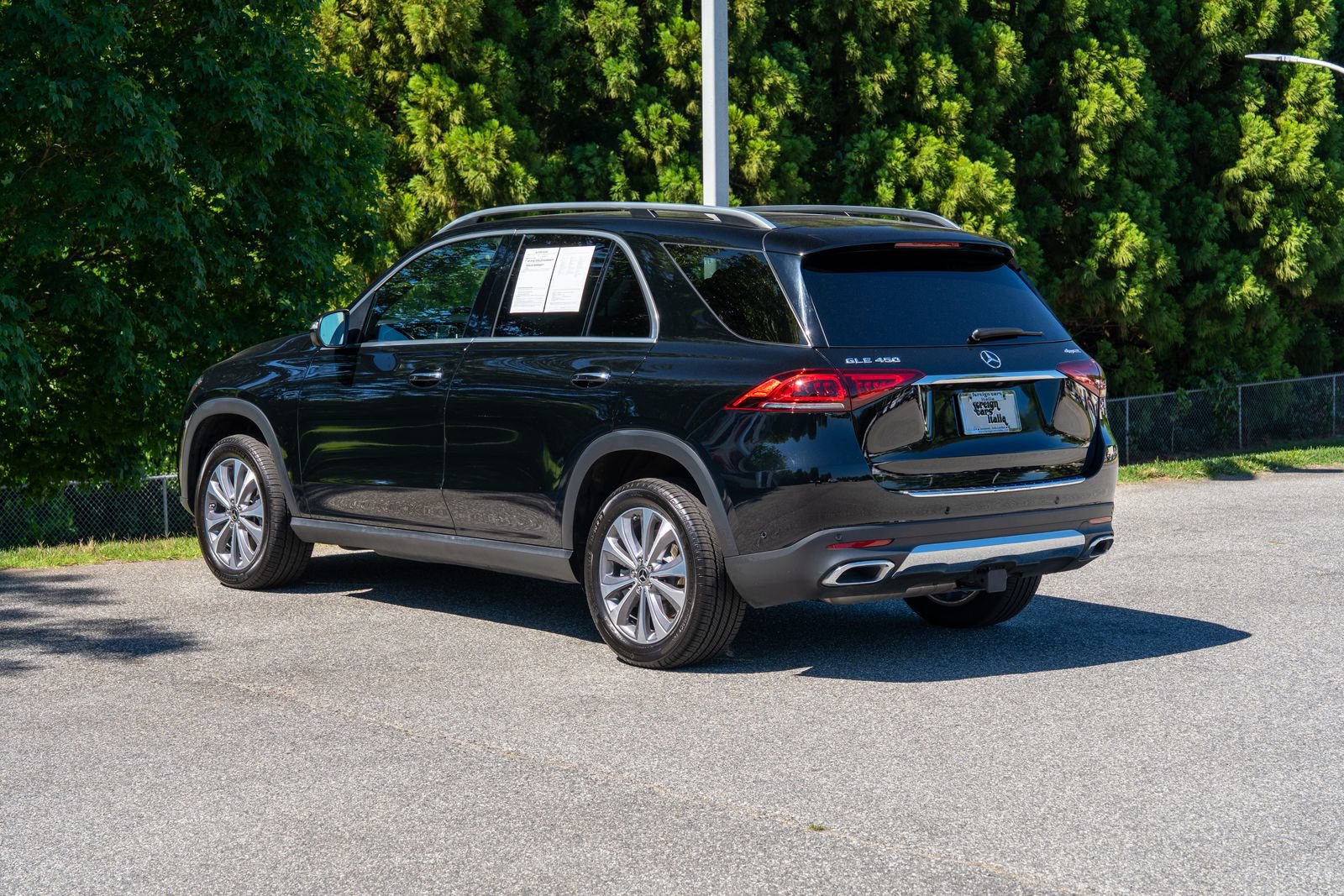 Used 2022 Mercedes-Benz GLE 450 4MATIC w/ Premium Package image 2