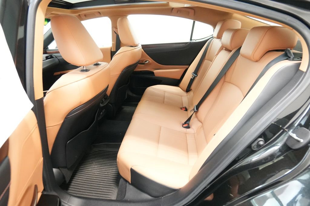 Used 2023 Lexus ES 350 Luxury w/ Accessory Package (Z2) image 20