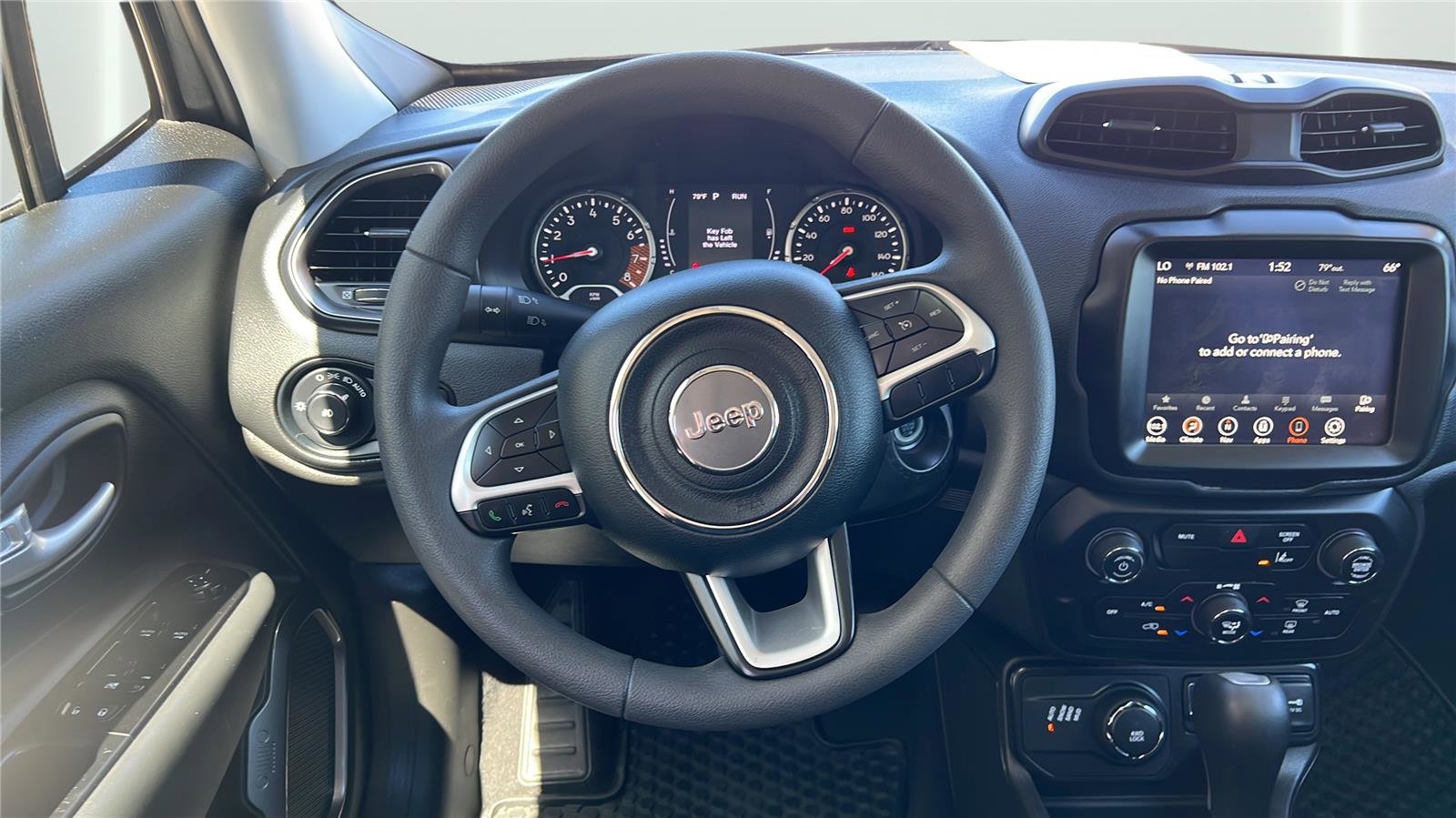 Used 2023 Jeep Renegade Latitude w/ Sun & Fun Group AWD/4WD image 11