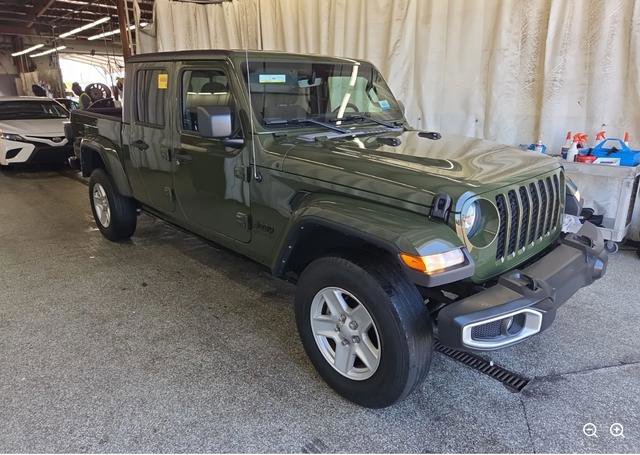 Used 2022 Jeep Gladiator Sport image 16