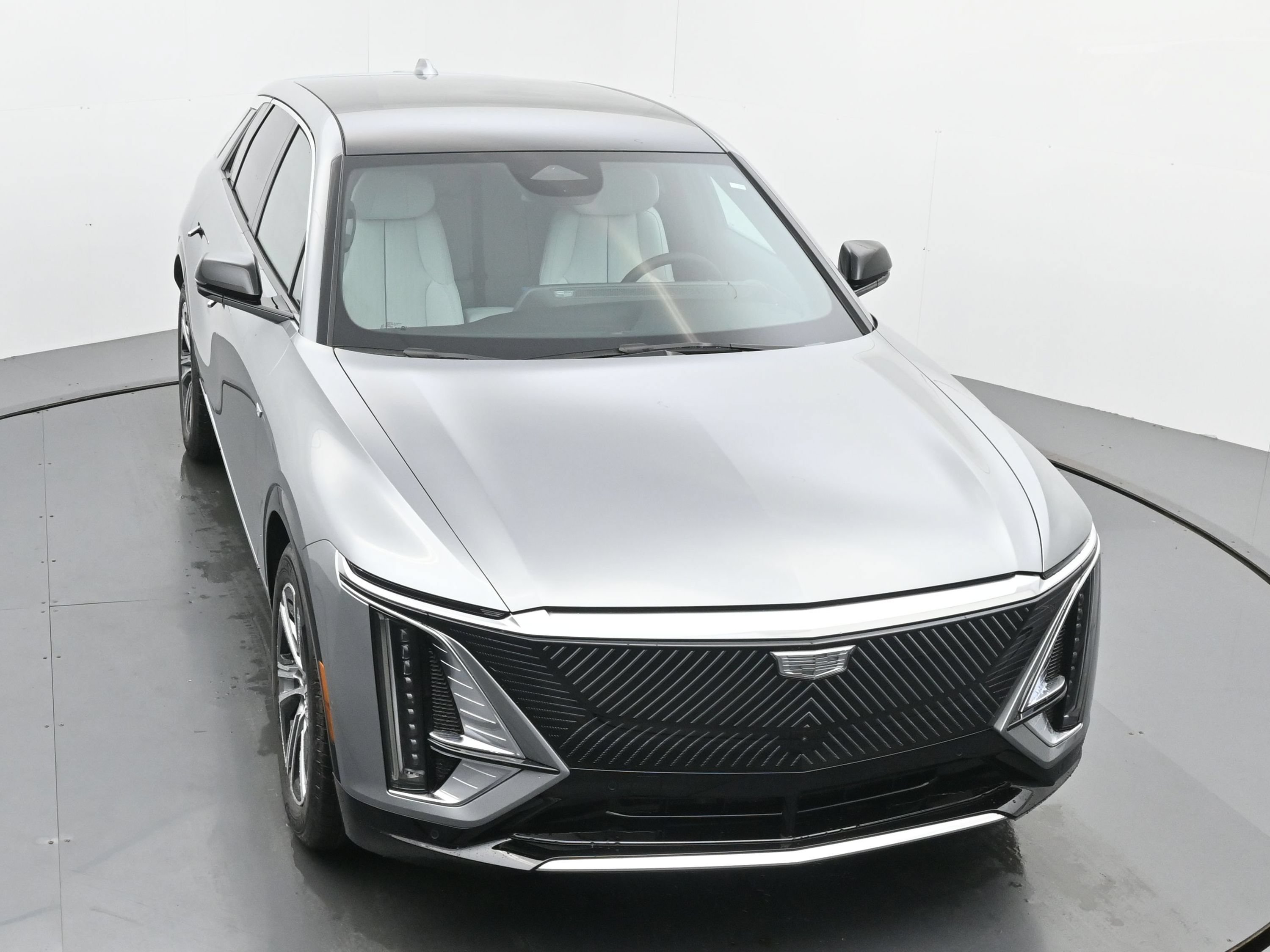 New 2026 Cadillac Lyriq Luxury w/ LPO, Floor Liner Package AWD/4WD image 30