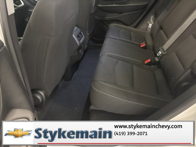 Used 2022 GMC Terrain SLE image 31