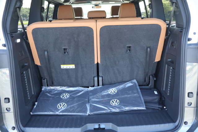 Used 2025 Volkswagen ID. Buzz Pro S RWD image 18