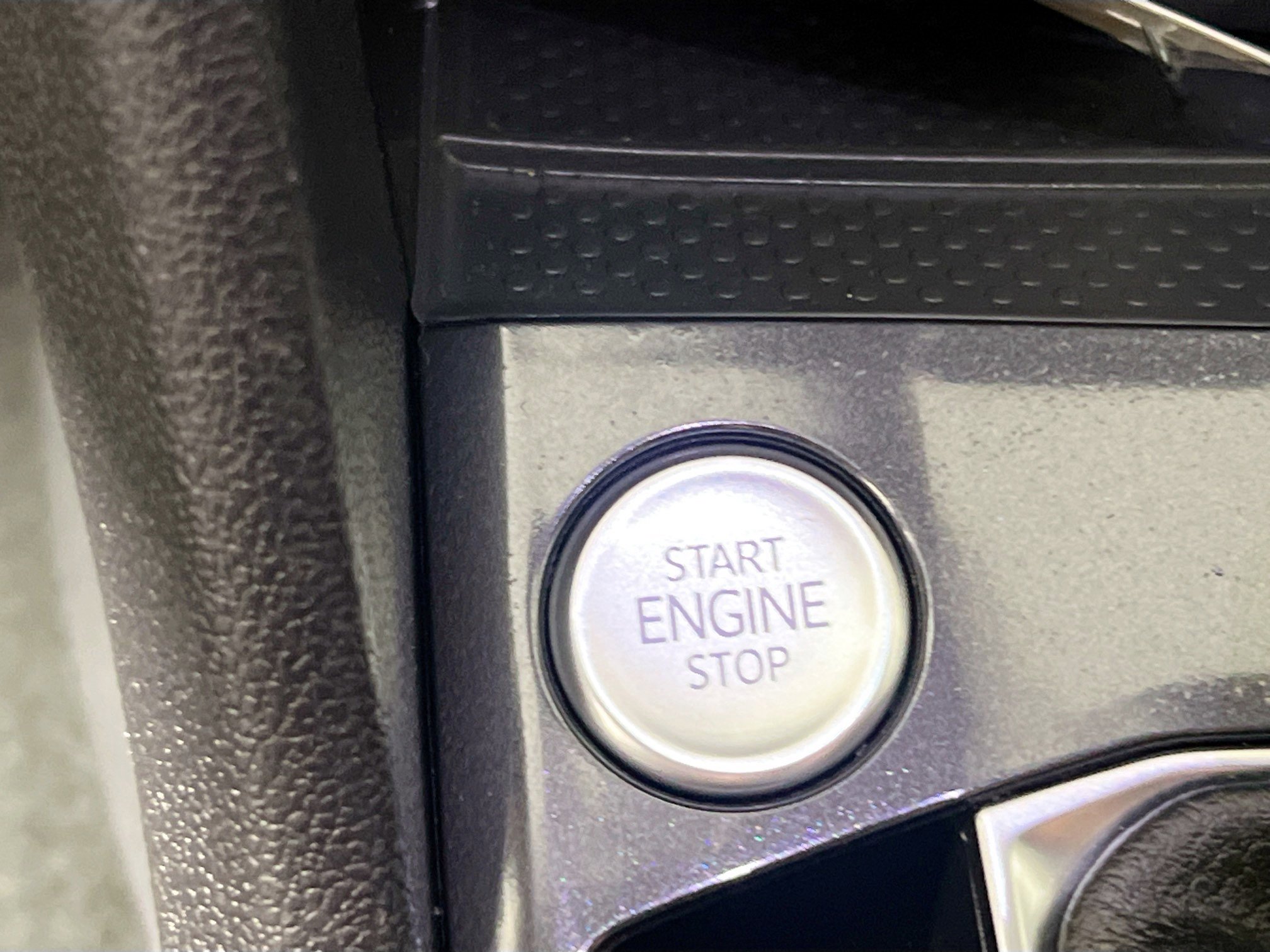 Used 2023 Volkswagen Tiguan SE image 24