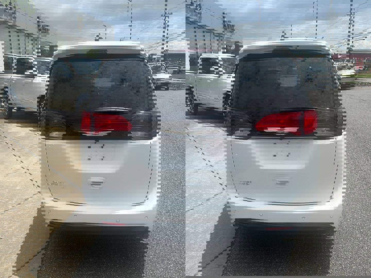 New 2026 Chrysler Voyager LX image 8