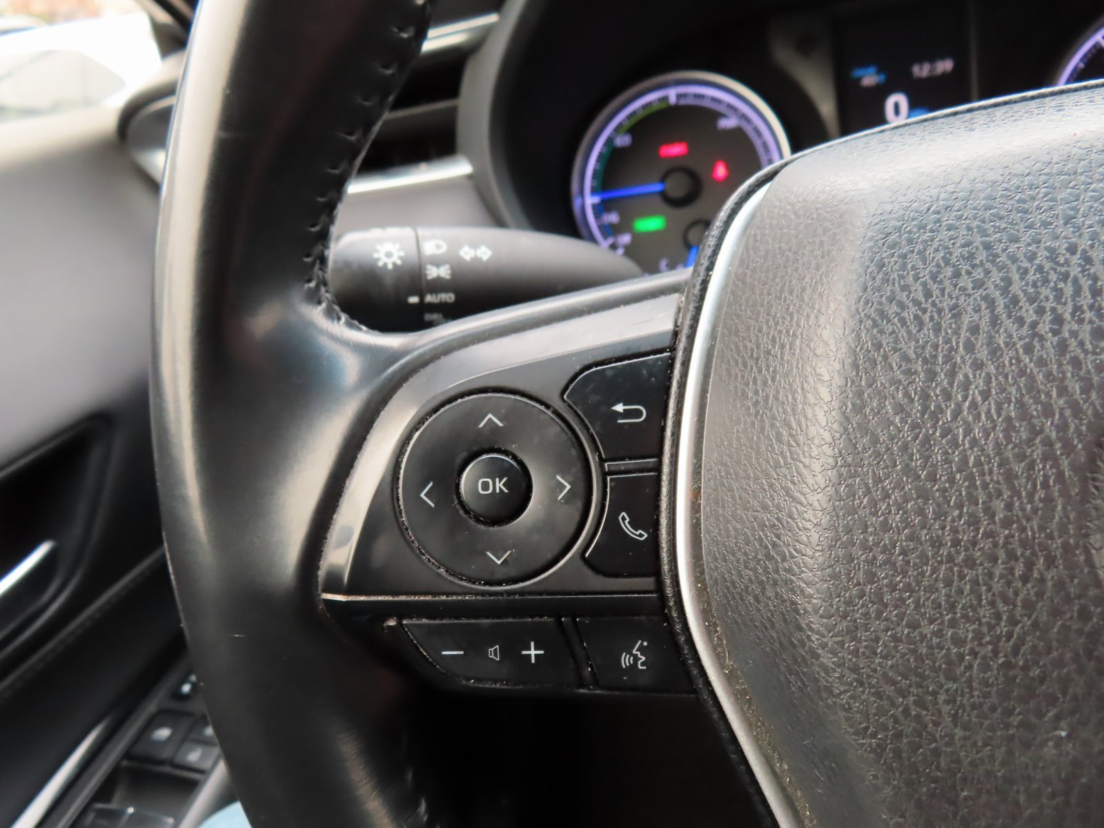 Used 2021 Toyota Venza LE w/ Carpet Mat Package (TMS) image 18