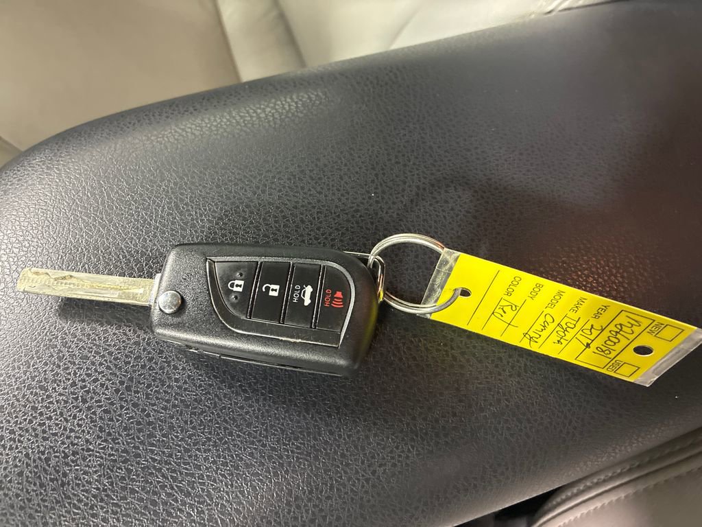 Used 2019 Toyota Camry LE image 36