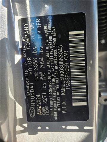 Used 2025 Hyundai Elantra SE image 23