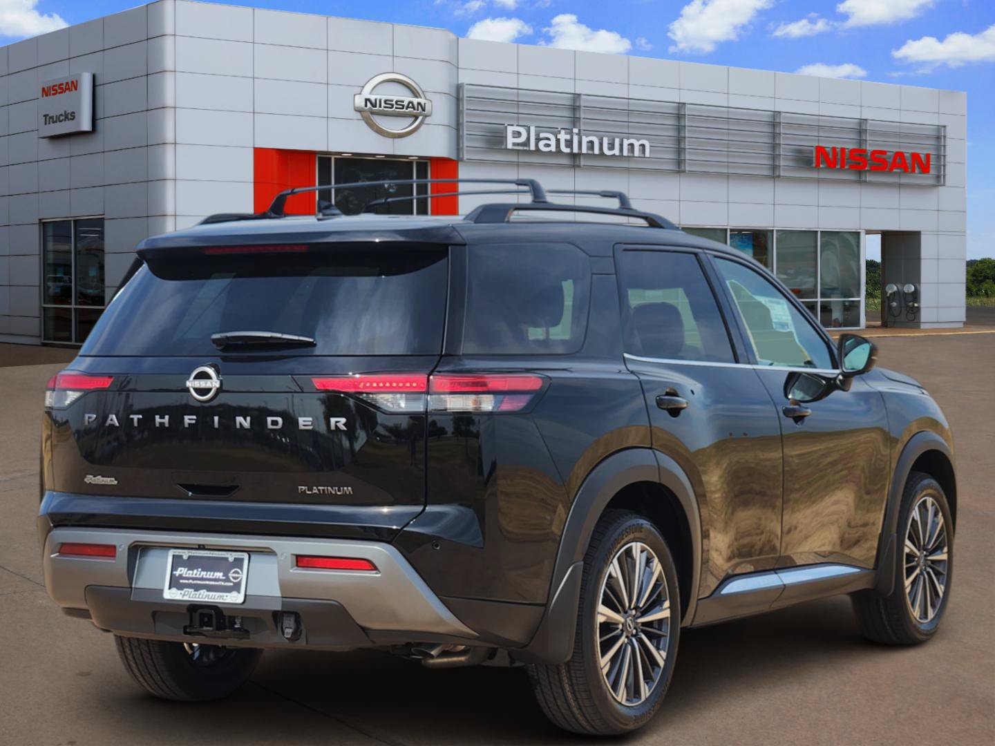 New 2026 Nissan Pathfinder Platinum FWD image 4