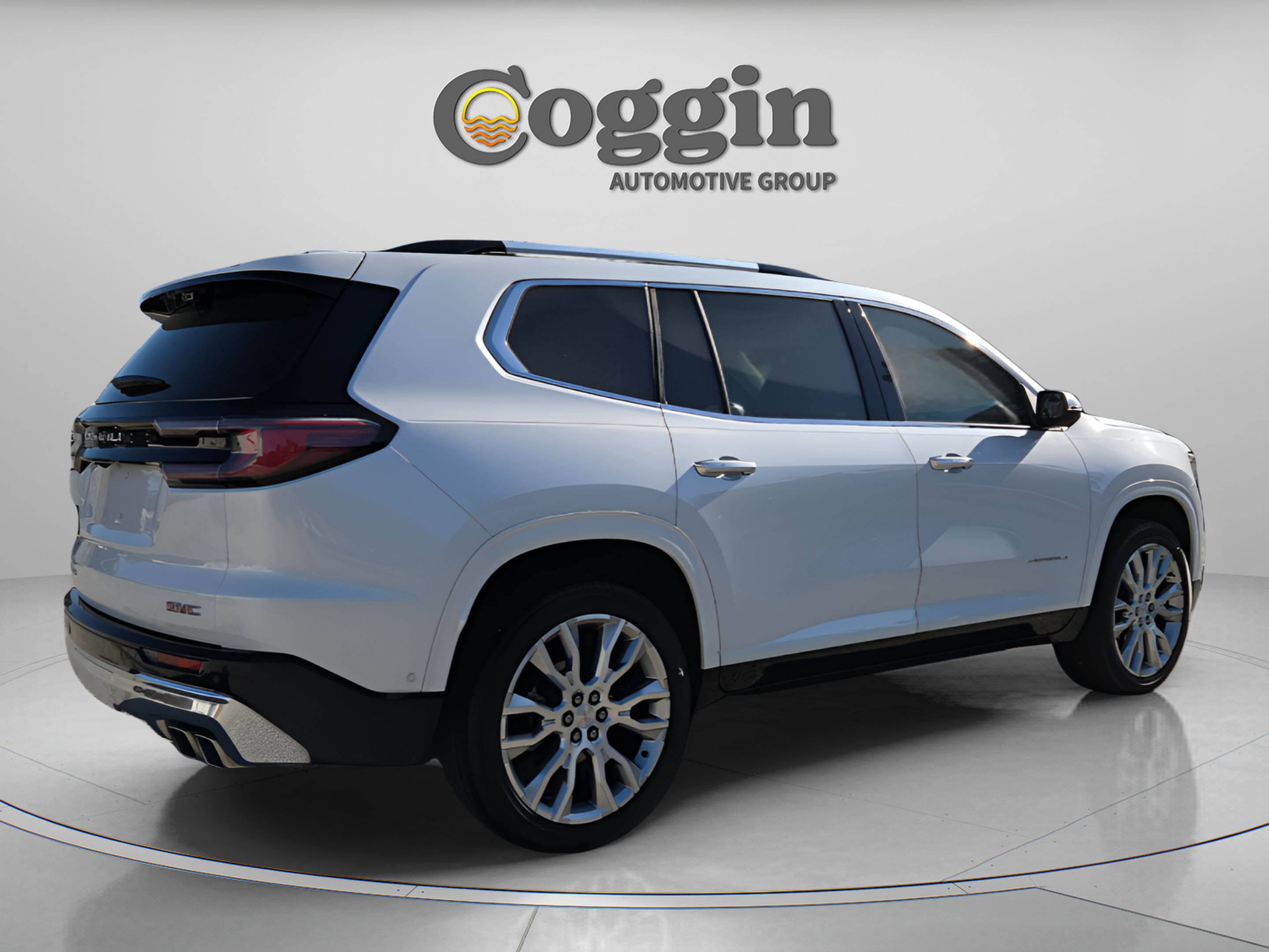 Used 2024 GMC Acadia Denali w/ Super Cruise Package image 5