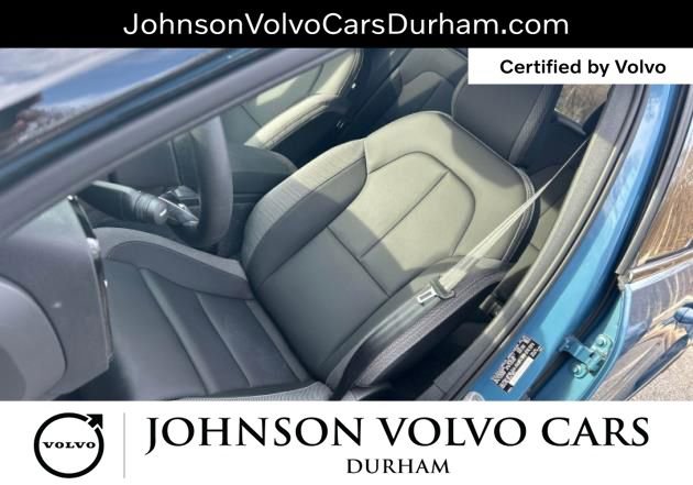 Certified 2024 Volvo XC40 Recharge Core RWD image 9