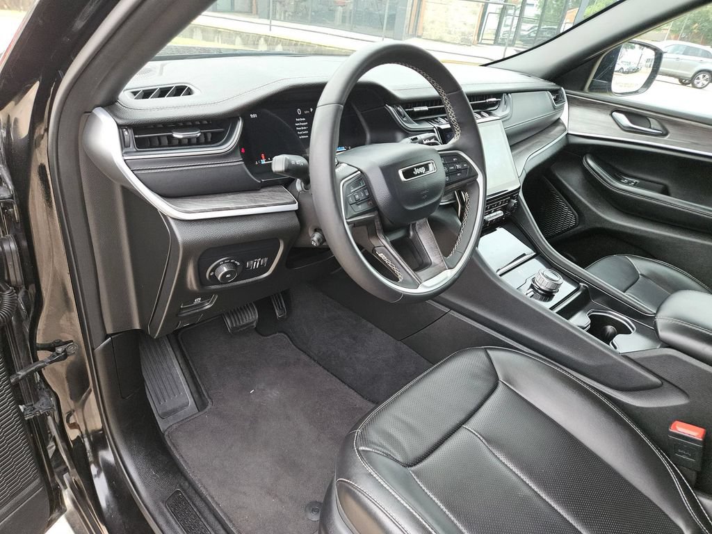 Used 2024 Jeep Grand Cherokee L Limited w/ Luxury Tech Group II AWD/4WD image 15