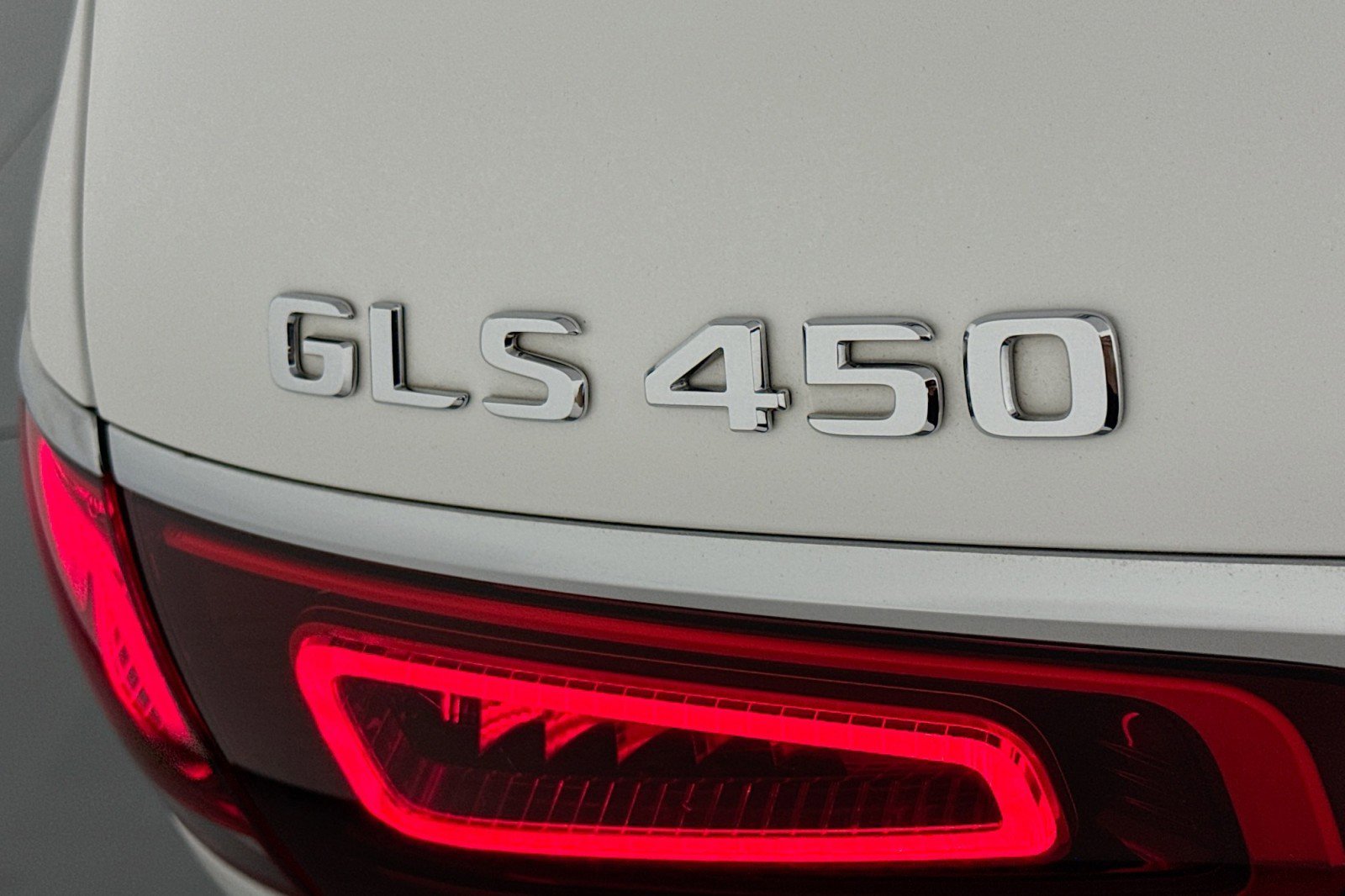 Used 2022 Mercedes-Benz GLS 450 4MATIC image 9