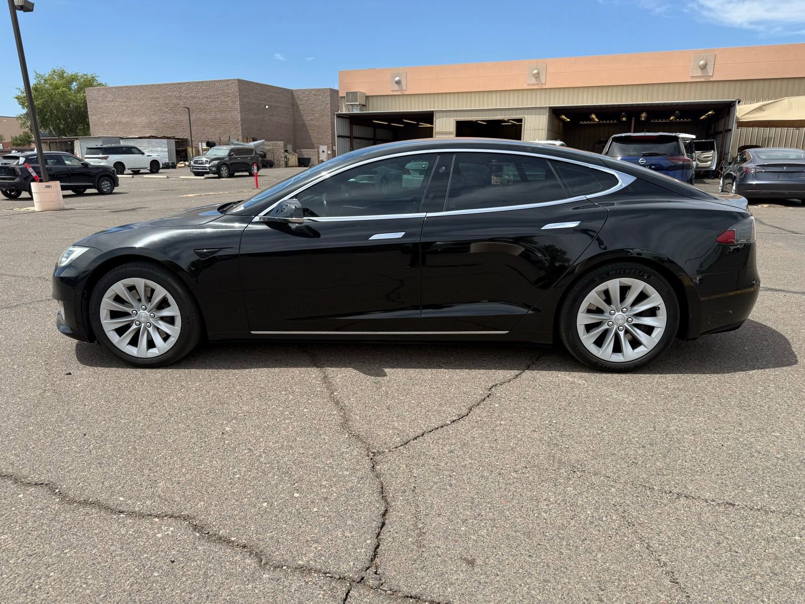 Used 2017 Tesla Model S 75 RWD image 8