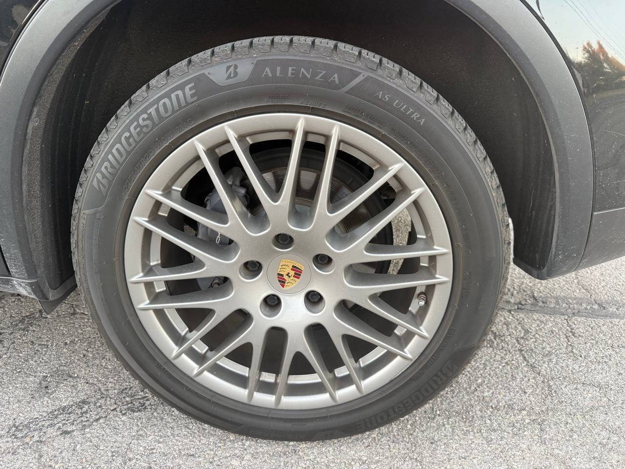 Used 2014 Porsche Cayenne Platinum Edition AWD/4WD image 33