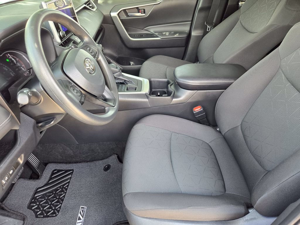 Used 2024 Toyota RAV4 XLE AWD/4WD image 8