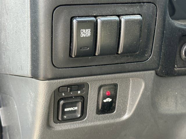 Used 2001 Isuzu Rodeo S RWD image 15