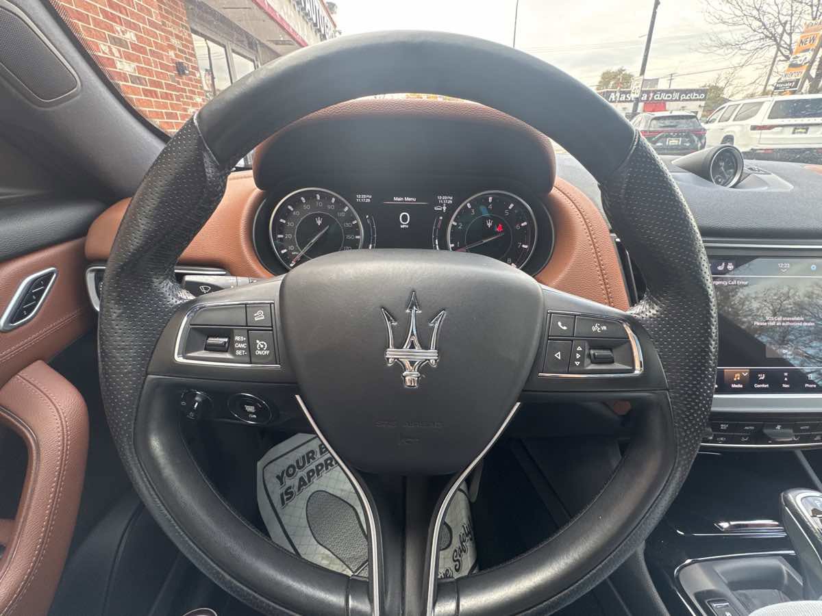 Used 2021 Maserati Levante AWD/4WD image 15