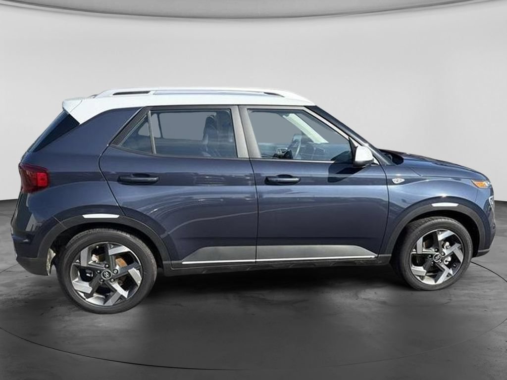 New 2025 Hyundai Venue Limited FWD image 10