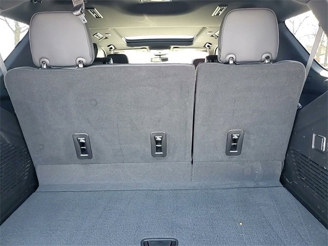 Used 2023 GMC Yukon SLT w/ SLT Premium Package image 8