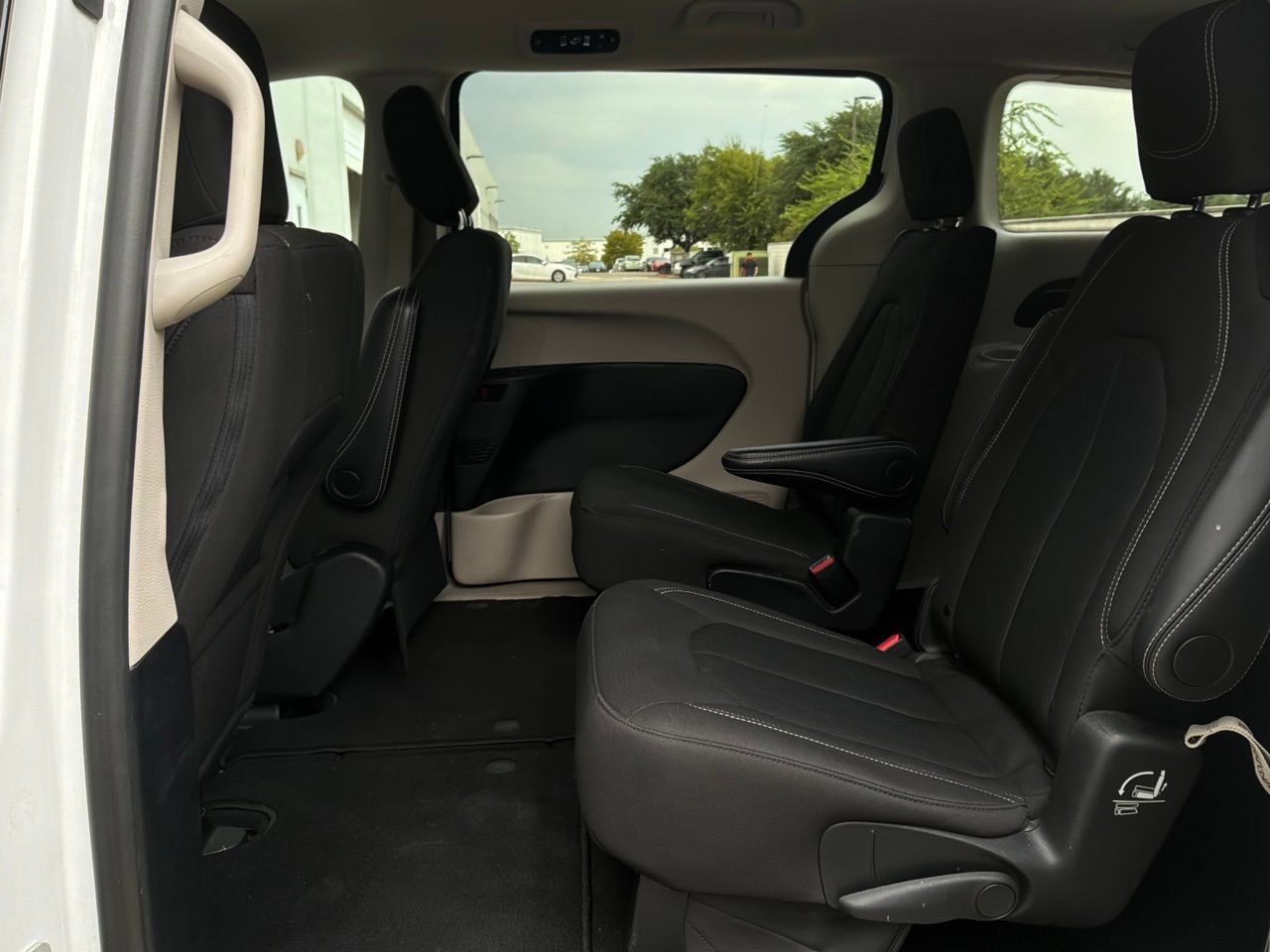 Used 2024 Chrysler Voyager LX FWD image 12