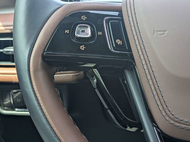 Used 2025 Lincoln Aviator Reserve w/ Jet Appearance Package image 28