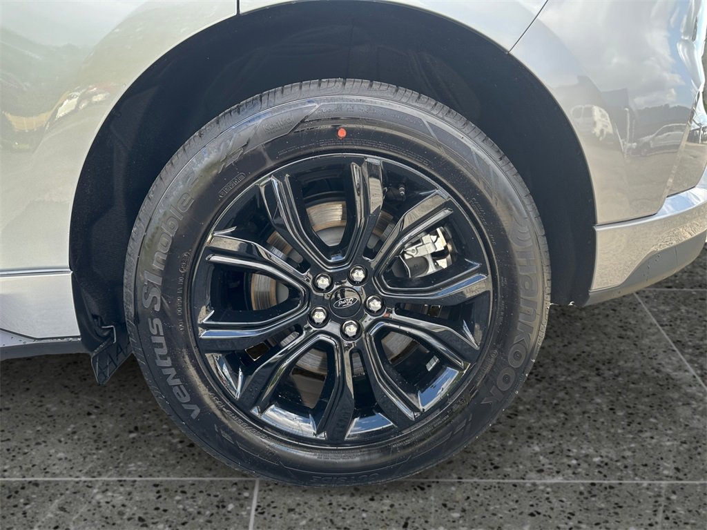Used 2024 Ford Edge SE w/ Black Appearance Package image 14
