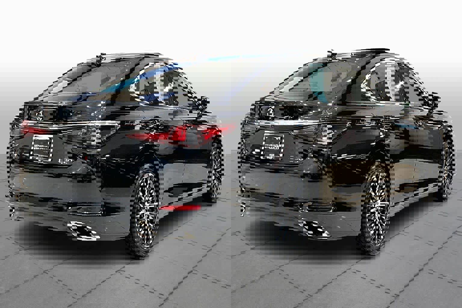 Used 2024 Lexus ES 350 w/ Premium Package image 12