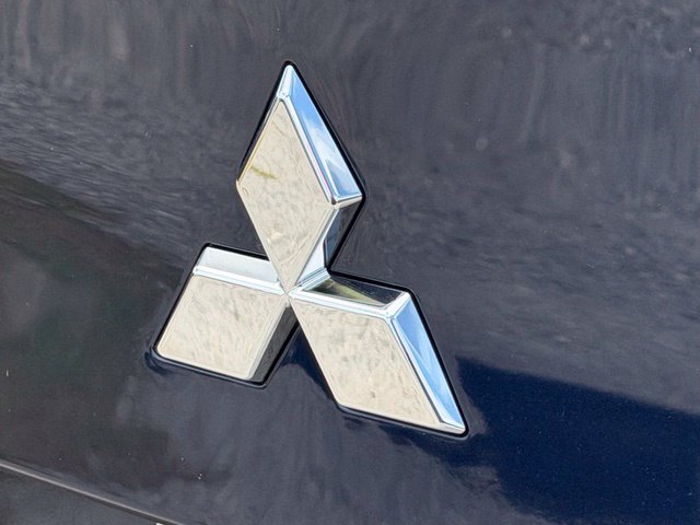 New 2026 Mitsubishi Outlander SE FWD image 13