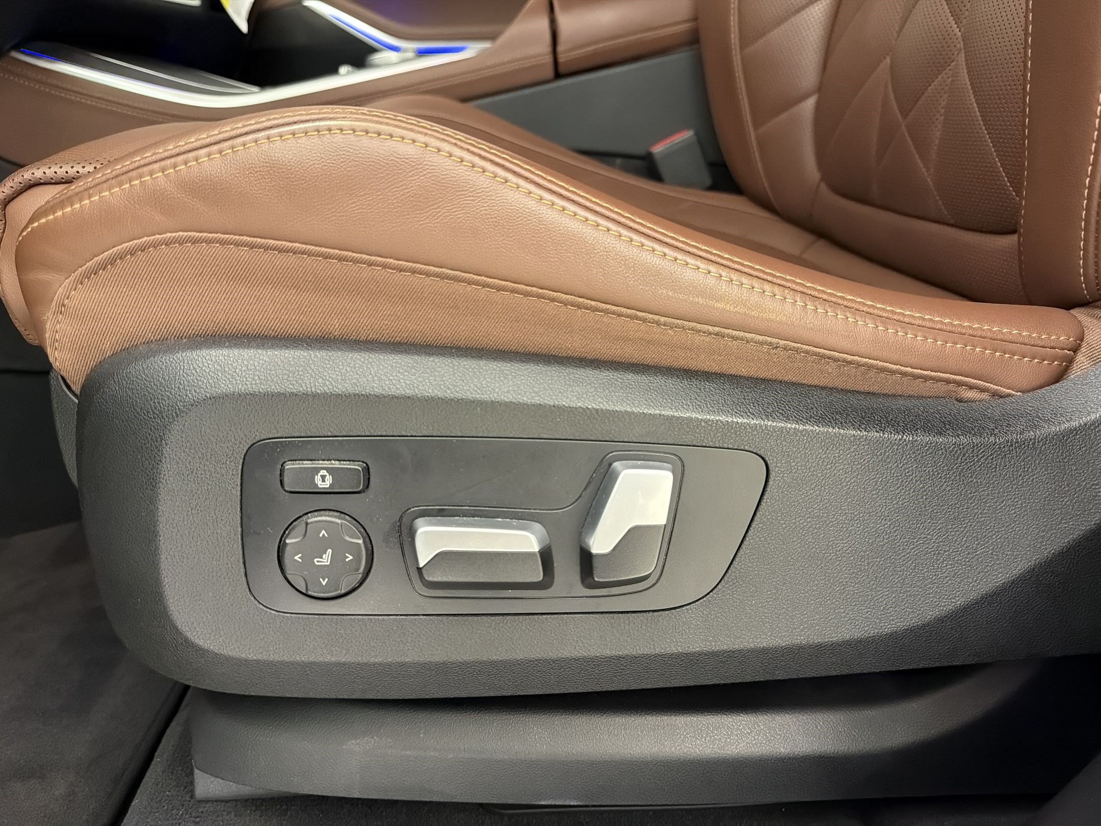 Certified 2024 BMW X5 sDrive40i w/ Parking Assistance Package RWD image 16