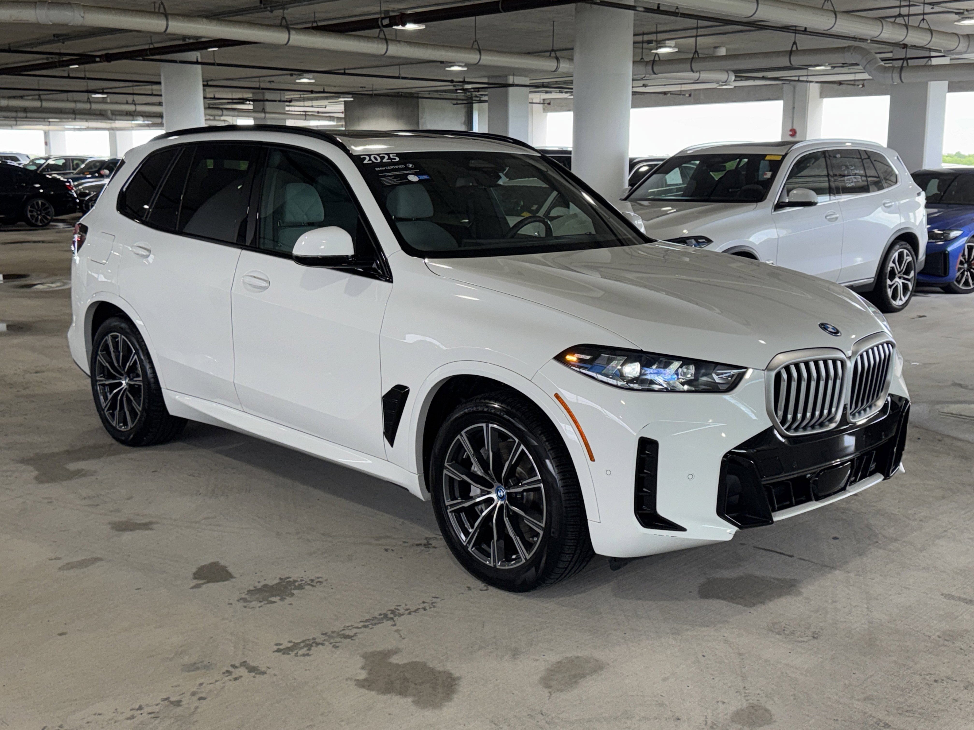 Certified 2025 BMW X5 xDrive50e w/ M Sport Package image 1