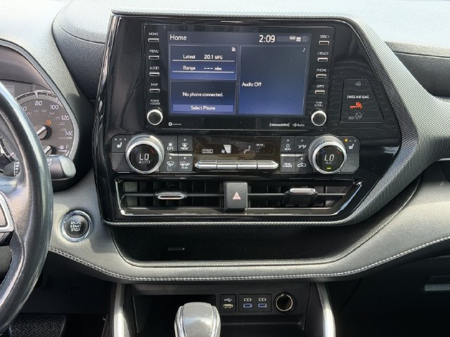 Used 2022 Toyota Highlander XSE FWD image 16