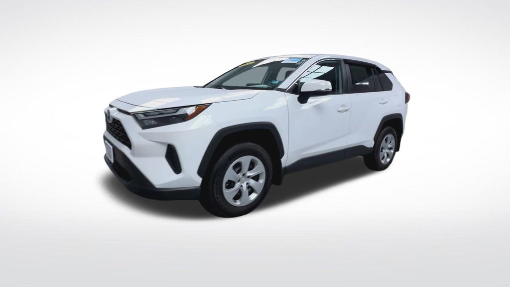 Used 2025 Toyota RAV4 LE image 4