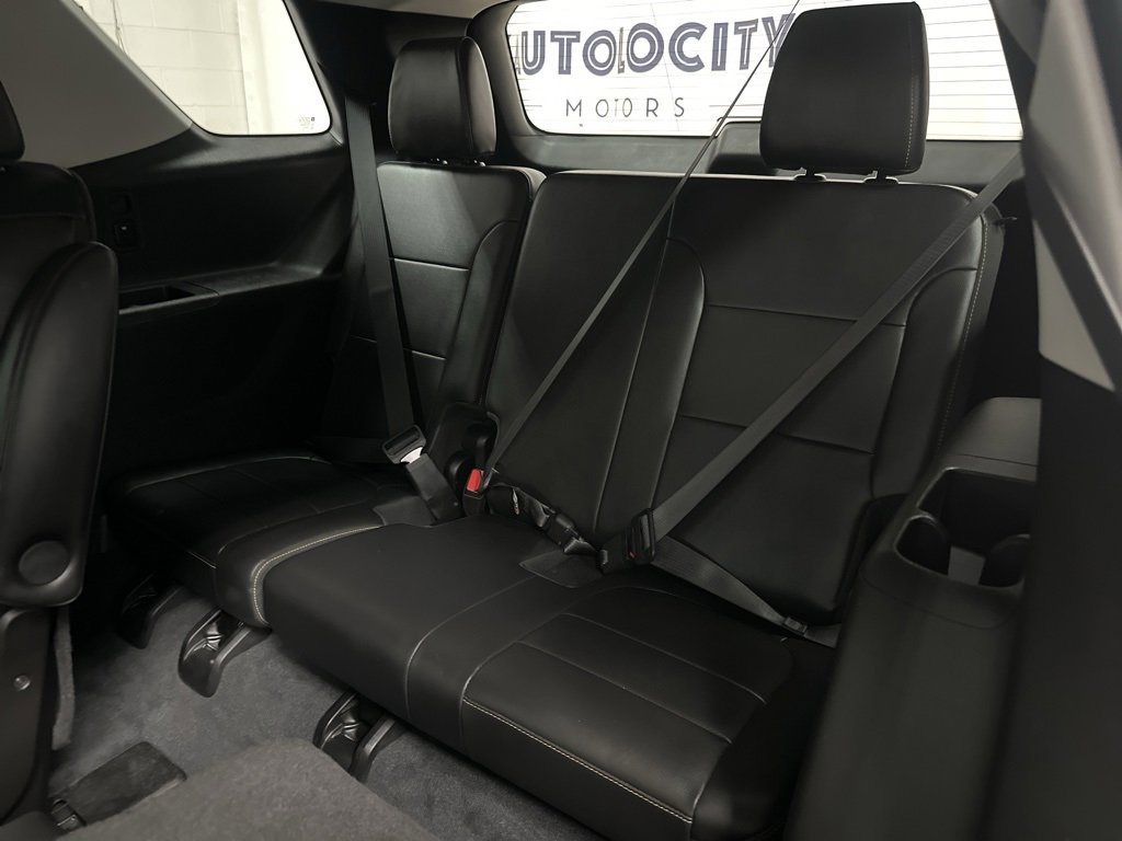 Used 2021 Chevrolet Traverse RS image 40