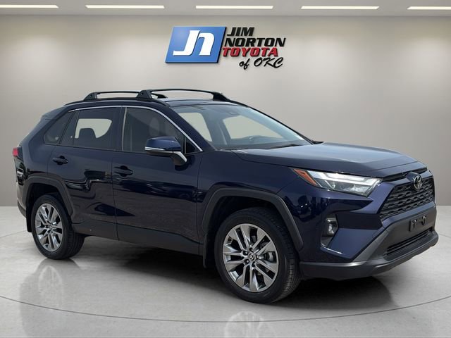 Used 2023 Toyota RAV4 XLE Premium FWD image 3
