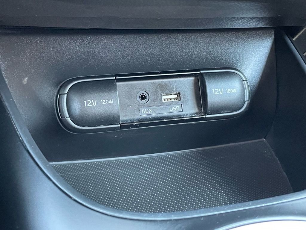 Used 2019 Kia Soul + image 17