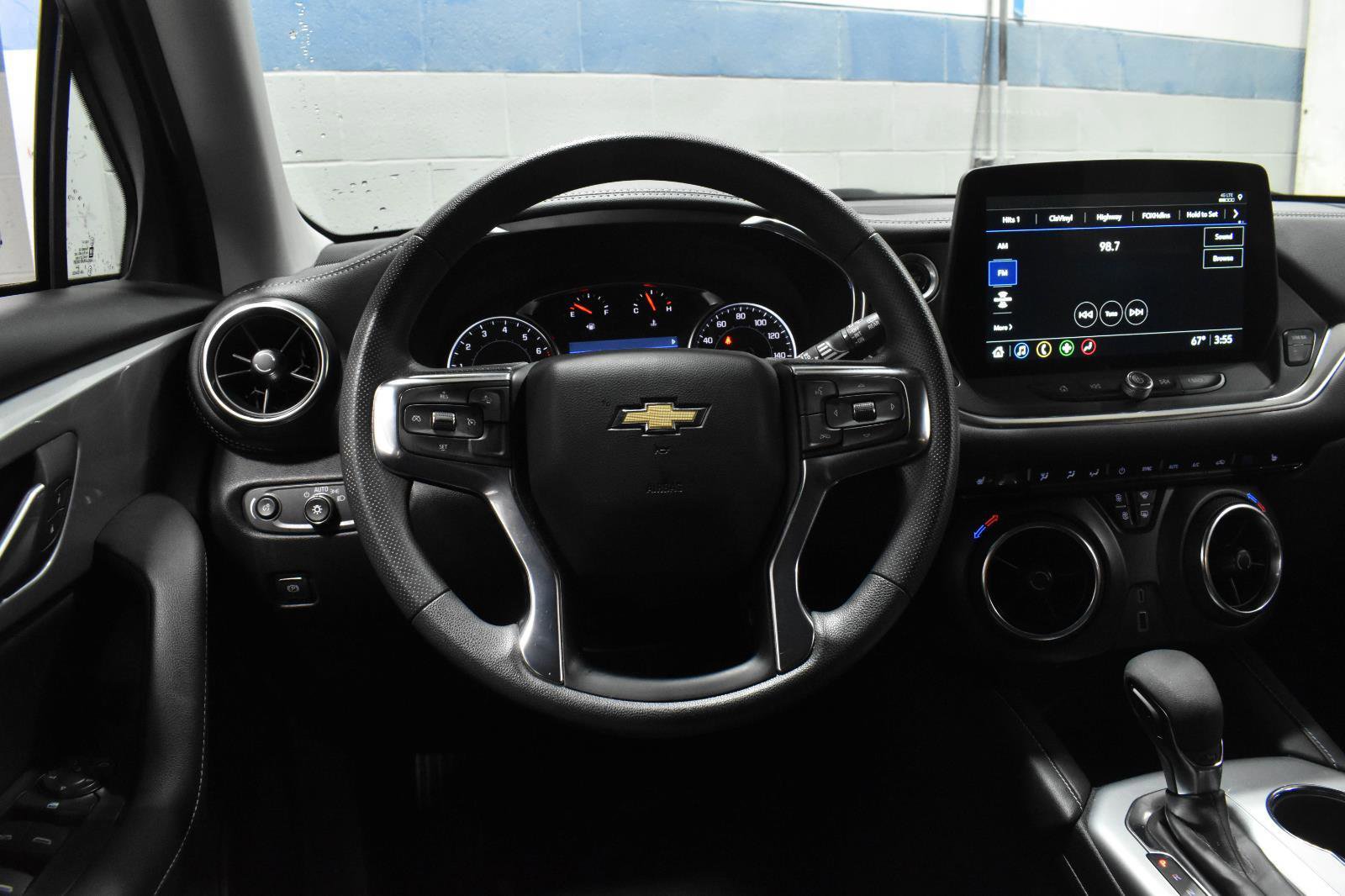 Used 2024 Chevrolet Blazer LT FWD image 8