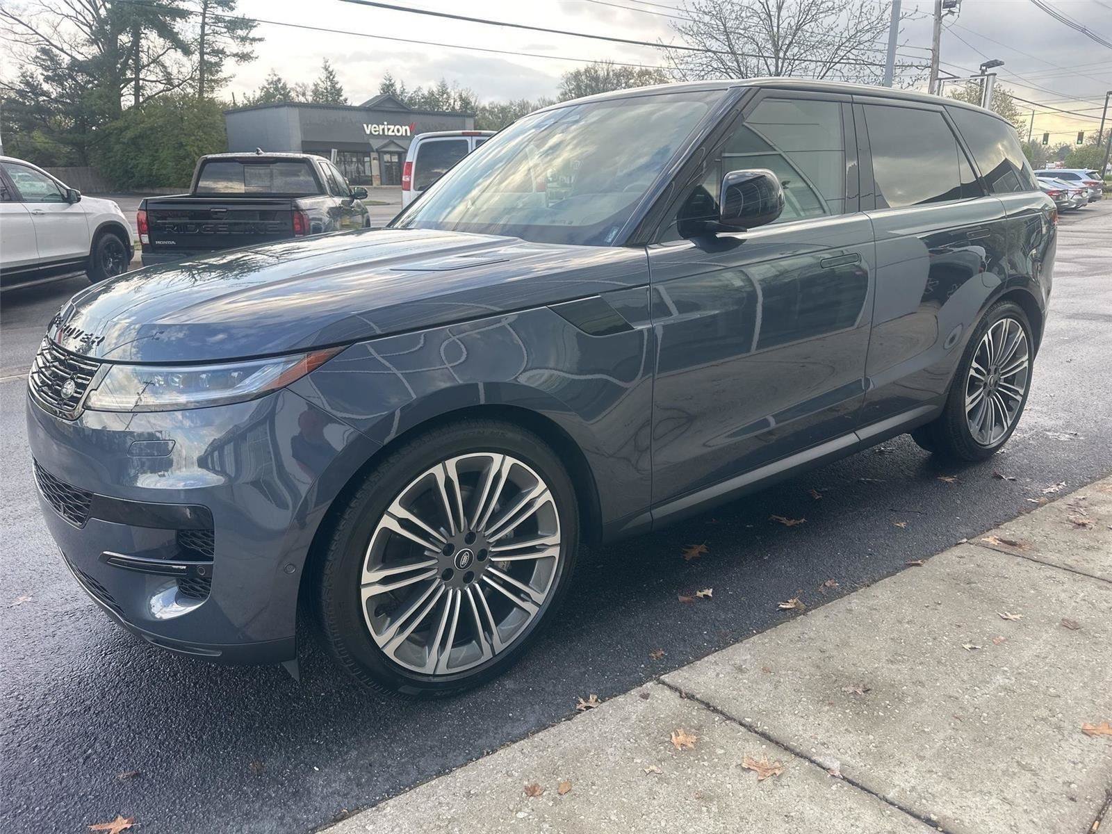 Used 2025 Land Rover Range Rover Sport SE AWD/4WD image 20