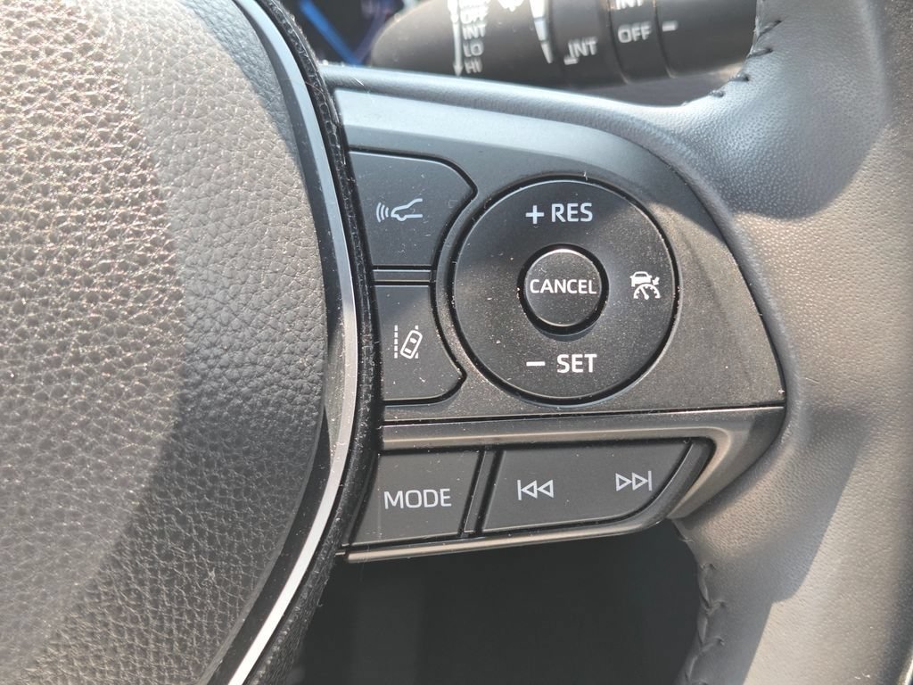 Used 2019 Toyota RAV4 XSE w/ Carpet Mat Package AWD/4WD image 18
