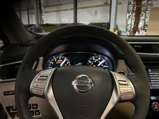 Used 2016 Nissan Rogue SL w/ SL Premium Package image 11