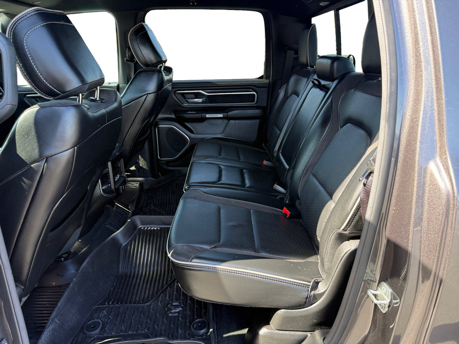 Used 2023 RAM 1500 Laramie AWD/4WD image 16